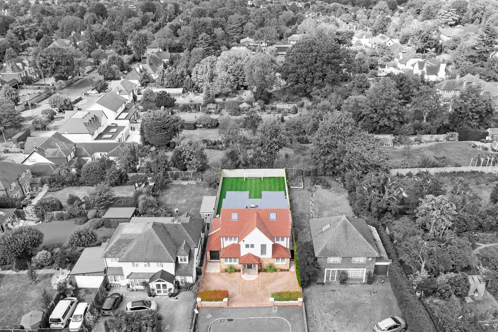 5 bed property in Godolphin Close, Sutton